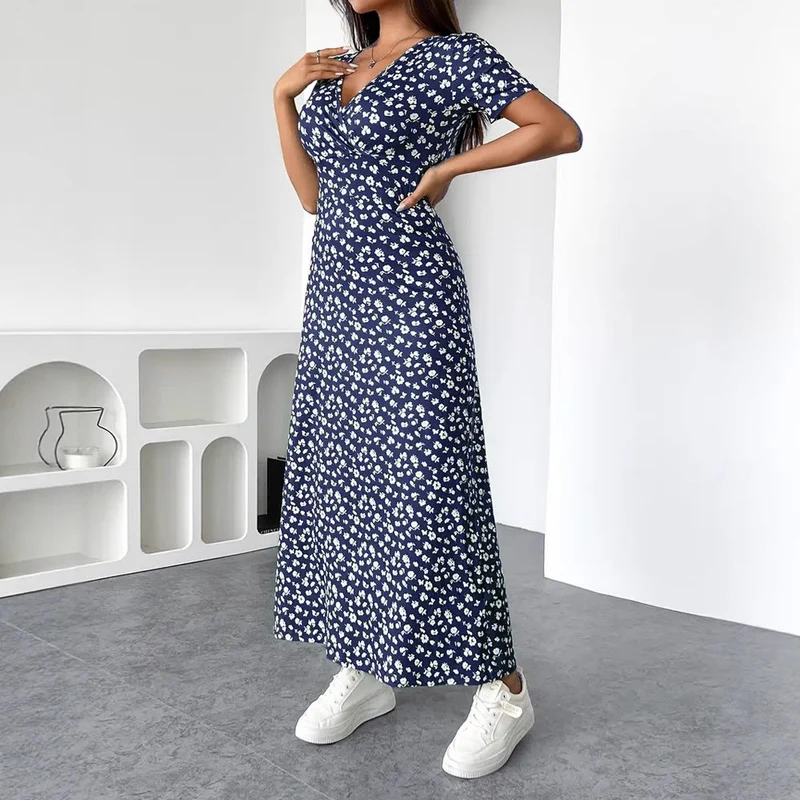 Damen Maxikleid mit floralem Wickeldesign und praktischen Seitentaschen