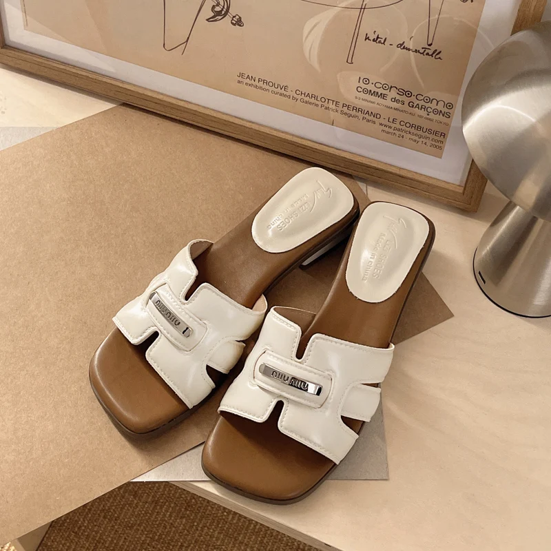 Damen elegante Slide-Sandalen mit schimmerndem Riemendesign Nord Taschen