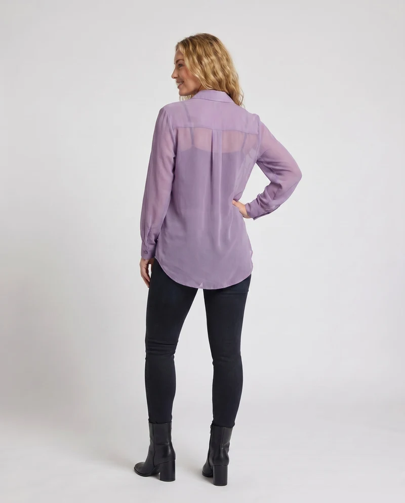 Damen Transparente Bluse mit elegantem Schnitt und unterlegtem Top