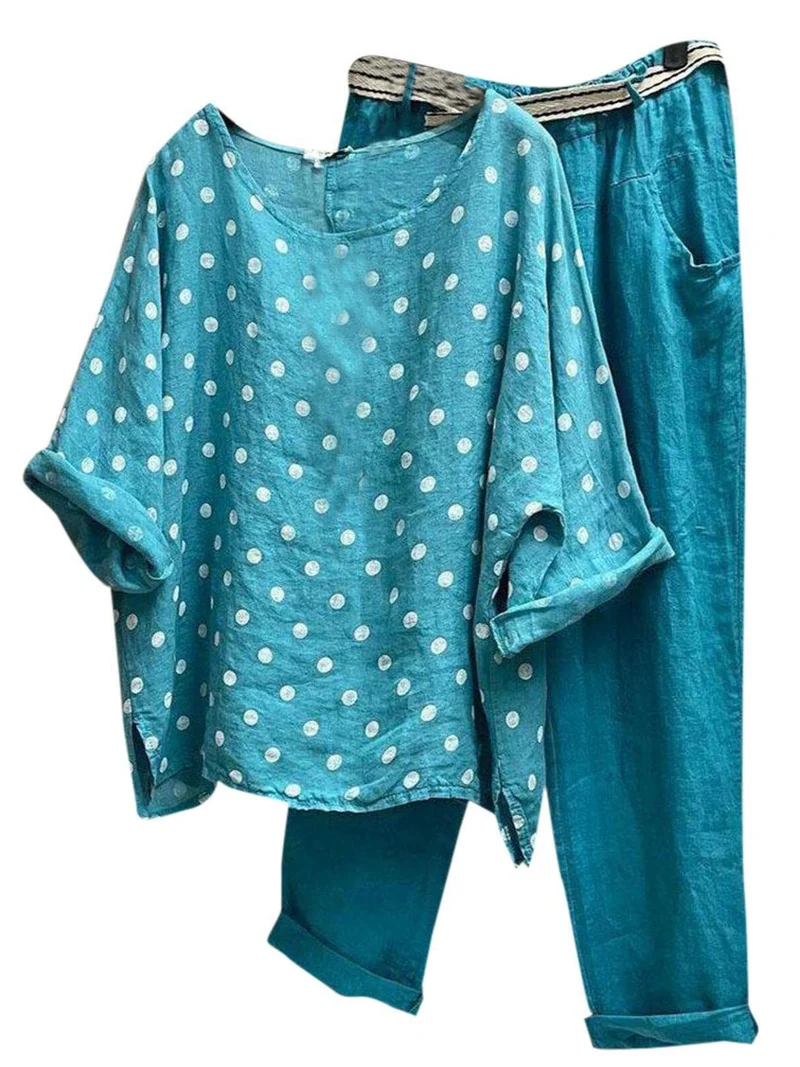 Damen Kombination aus leichten Rundhalsbluse mit Punkten und bequemen Hose