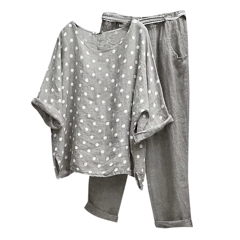Damen Kombination aus leichten Rundhalsbluse mit Punkten und bequemen Hose