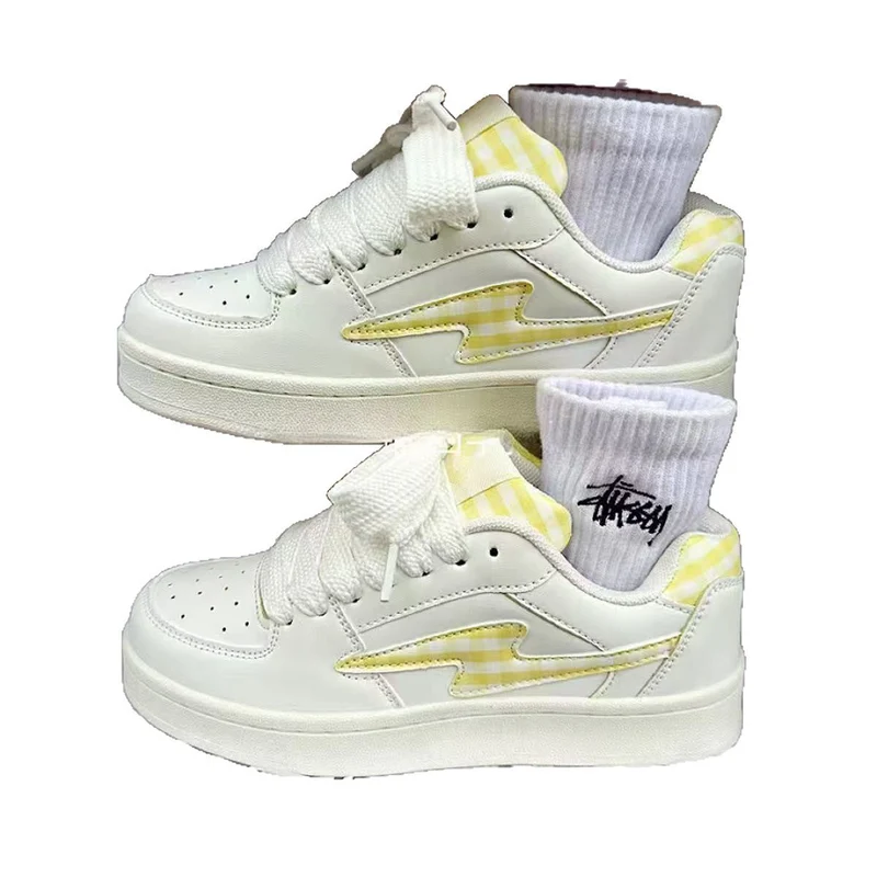 Damen Sneakers im modernen Karo-Design mit atmungsaktiven Materialien
