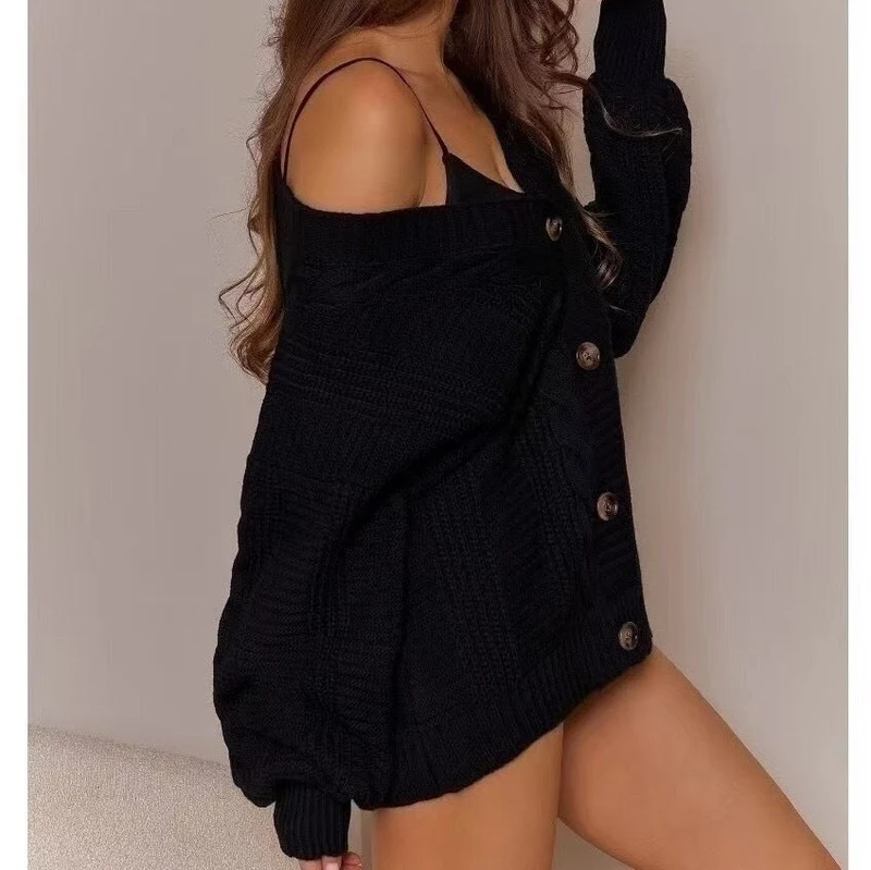 Damen Strickjacke mit tiefem V-Ausschnitt und einzigartigem Zopfdesign