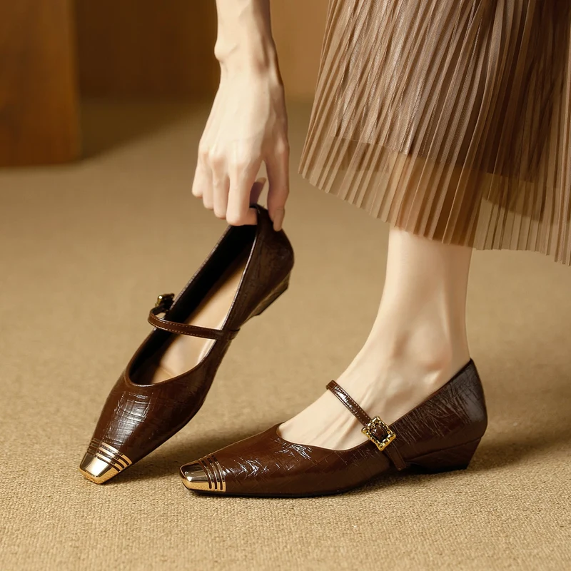 Damen Ballerinas mit elegantem Riemen und stilvollem Blockabsatz