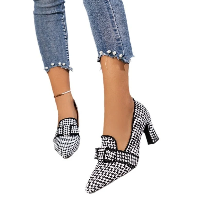 Damen elegante Pumps mit modischer Kettenschnalle