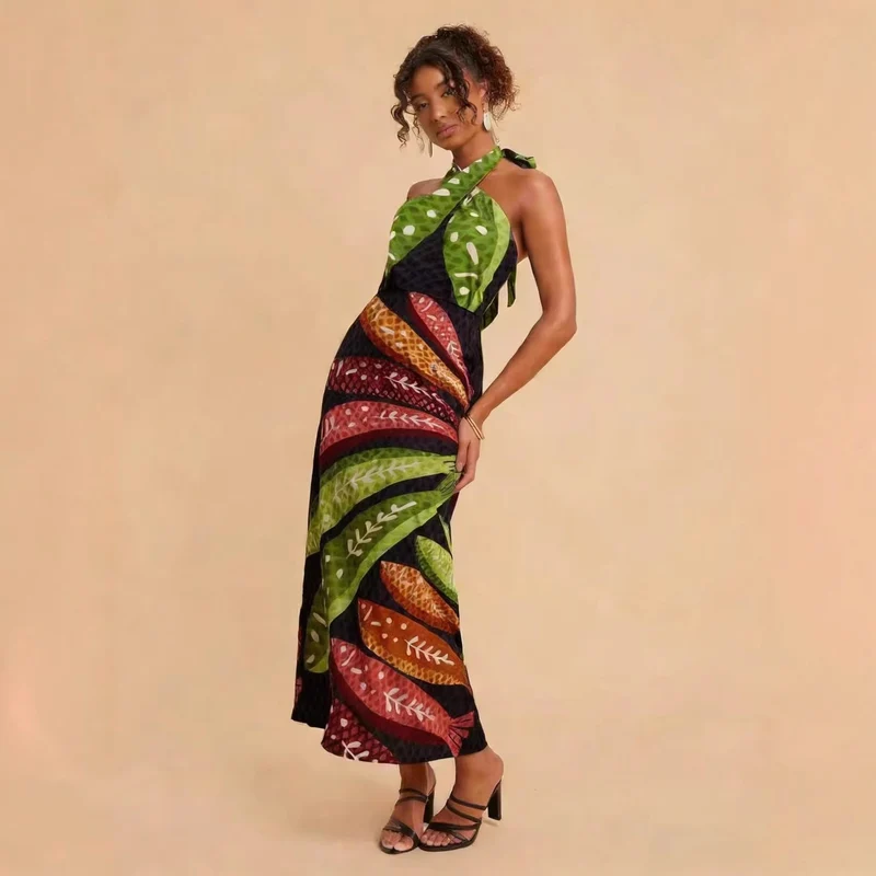 Damen Halterneck Maxikleid mit buntem Blattdesign und schwingendem Schnitt Nord Taschen
