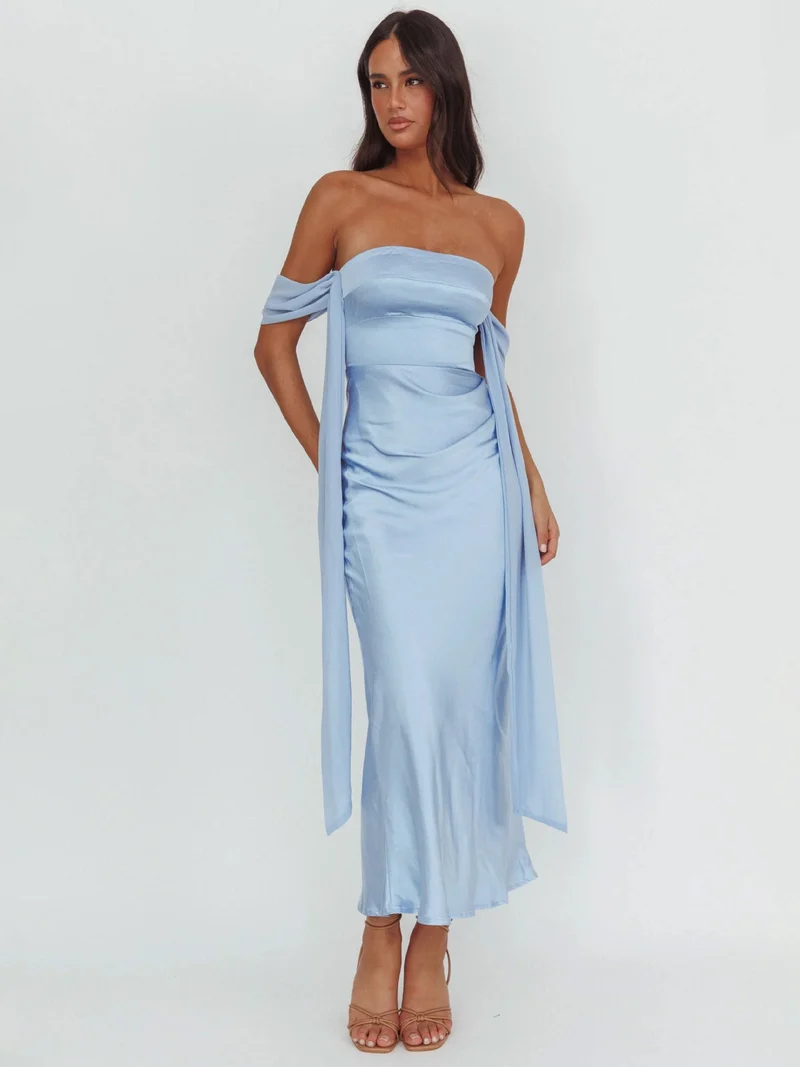 Damen Abendkleid mit schulterfreiem Design und fließendem SatinNord Taschen