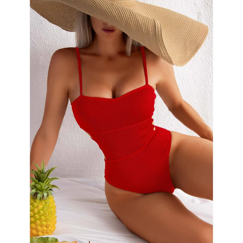 Damen Einteiler Badeanzug mit elegantem Rippendesign und figurschmeichelnder Silhouette