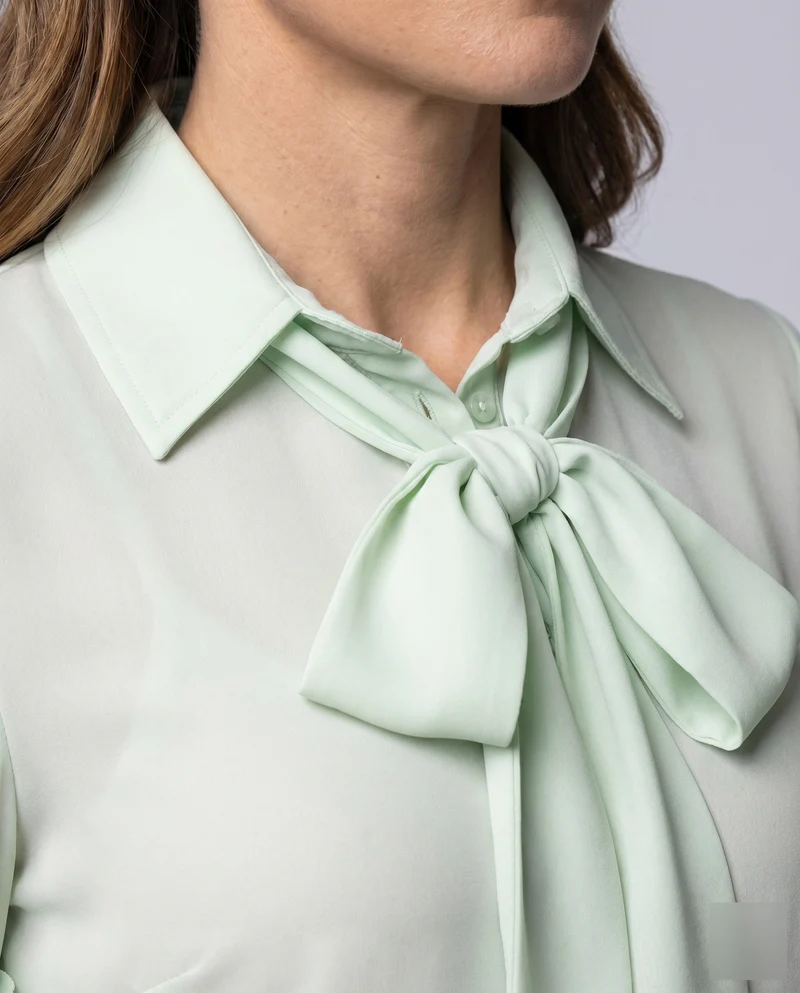 Damen Chiffonbluse Schleifenkragen Rüschenärmel Blüten-Applikation