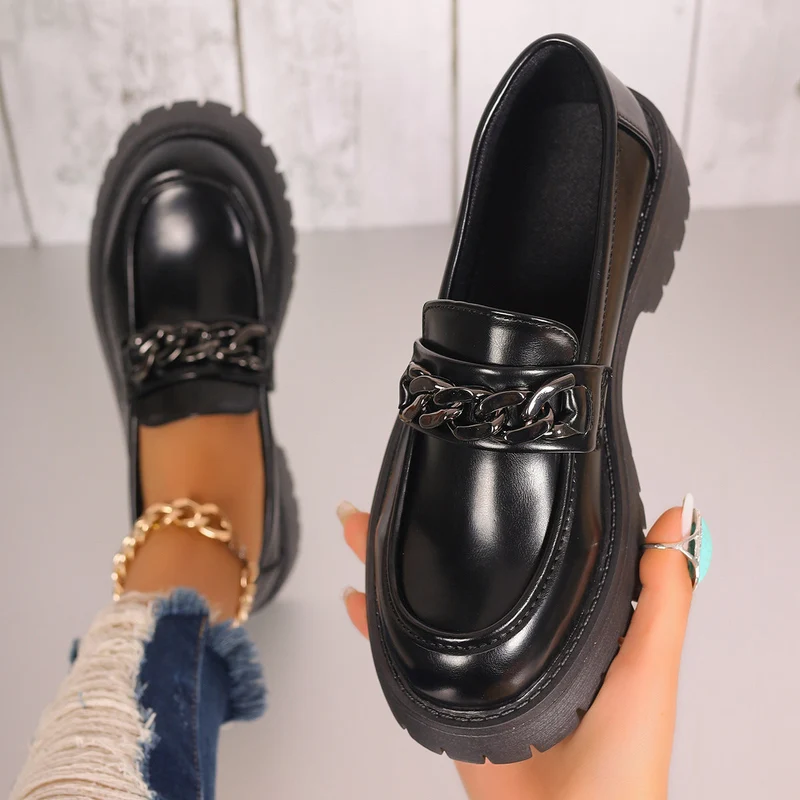 Damen Modische Loafers mit Kettenverzierung und robustem Profil Nord Taschen