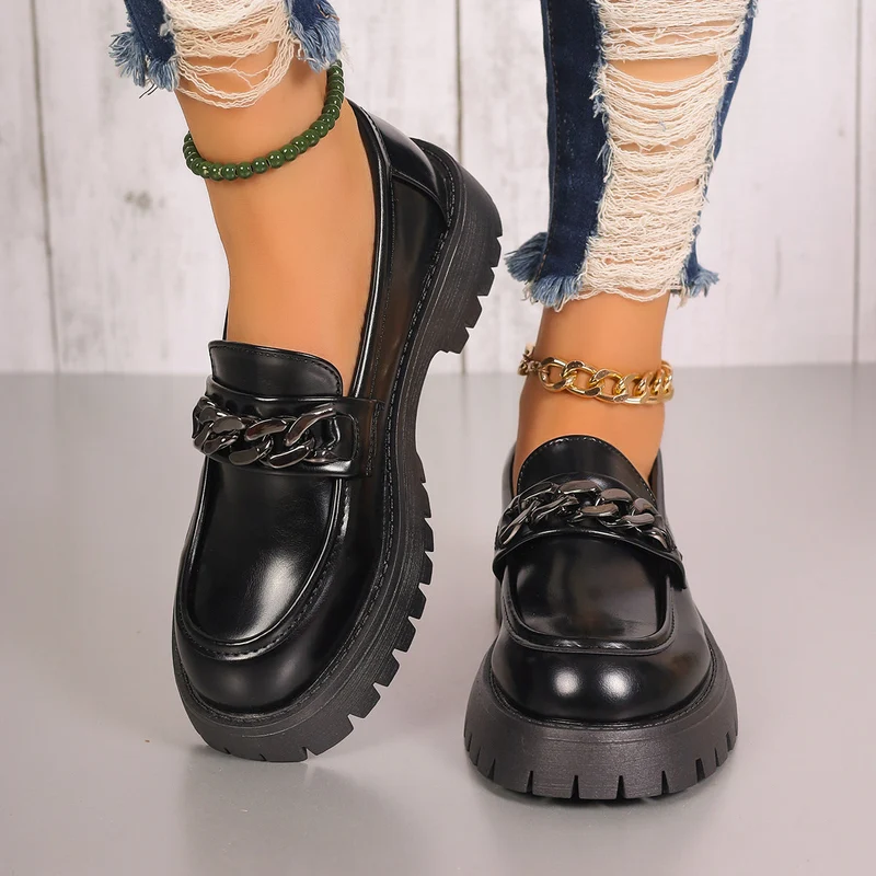 Damen Modische Loafers mit Kettenverzierung und robustem Profil Nord Taschen