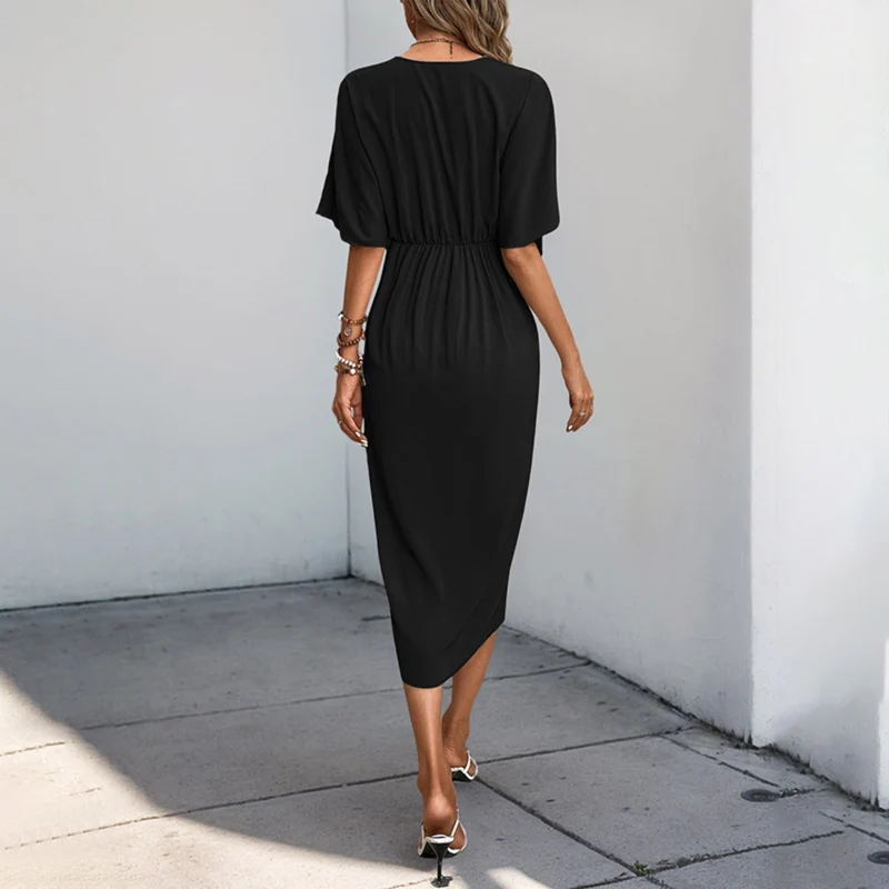 Einfarbiges unregelmäßiges Kleid mit Schulterärmeln