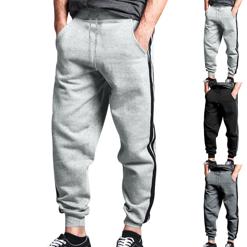Herren sportliche Jogginghose mit seitlichen Kontraststreifen und elastischem Bund Nord Taschen