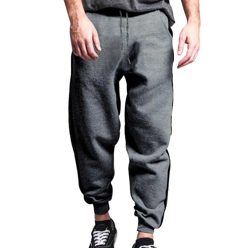 Herren sportliche Jogginghose mit seitlichen Kontraststreifen und elastischem Bund Nord Taschen