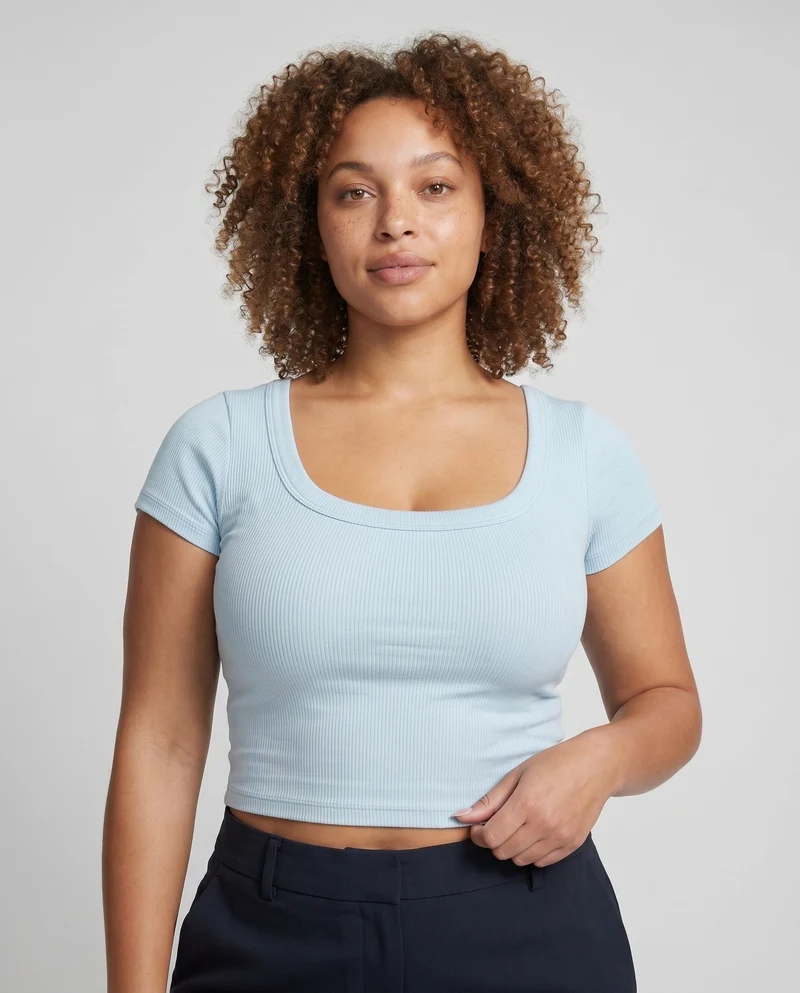 Damen Crop-Top mit geripptem Stoff und breiten Schultern