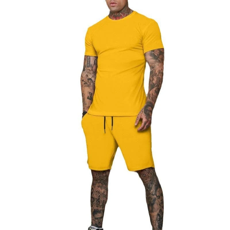 Herren Sportliches Kurzarm- und Shorts-Set mit kontrastierenden Details