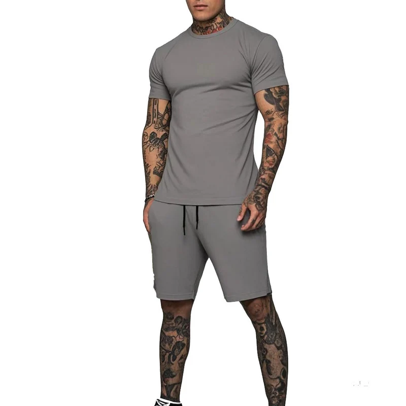 Herren Sportliches Kurzarm- und Shorts-Set mit kontrastierenden Details