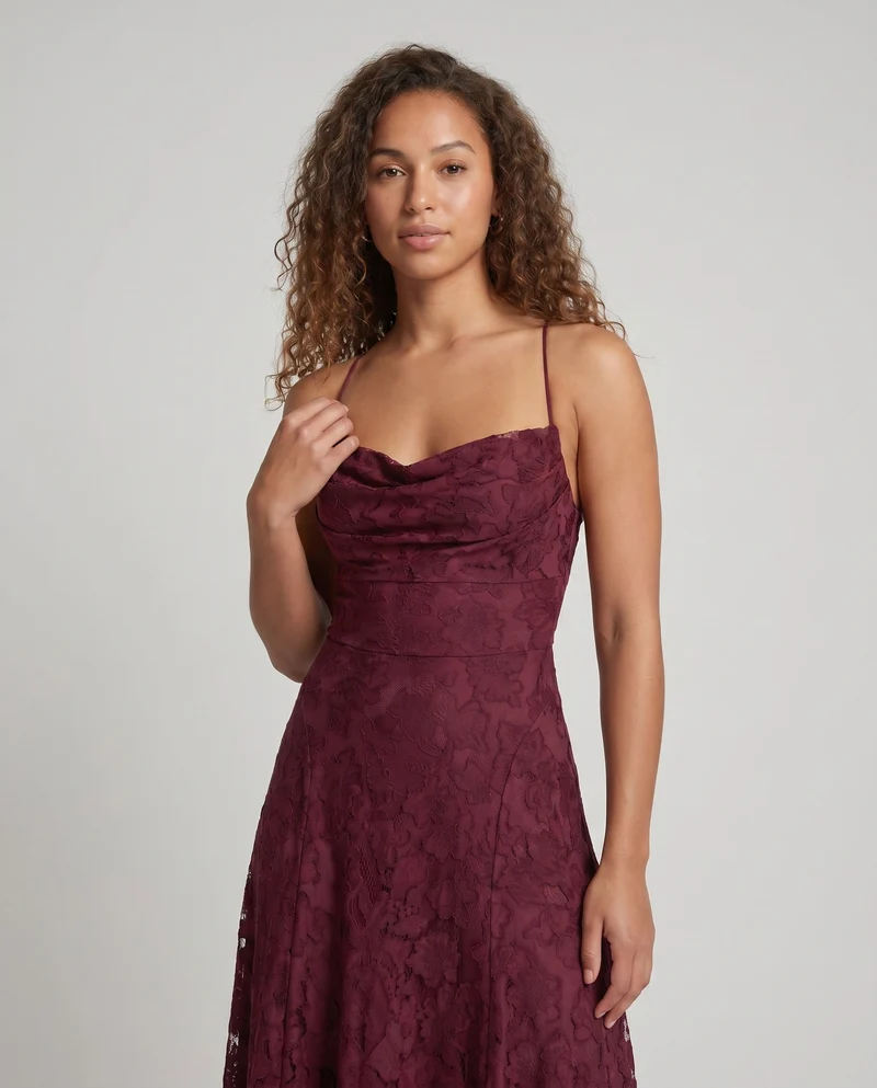 Damen Elegantes Maxikleid mit hochgeschlossenem Bustier und floralem Muster