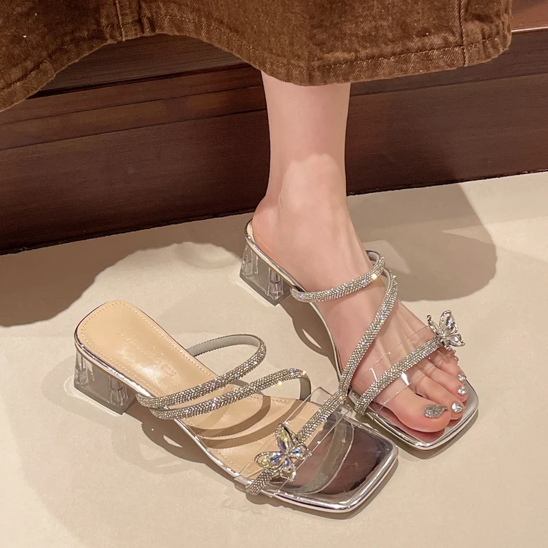 Damen elegante und glamouröse Sandalen mit funkelnden Applikationen und transparentem Blockabsatz
