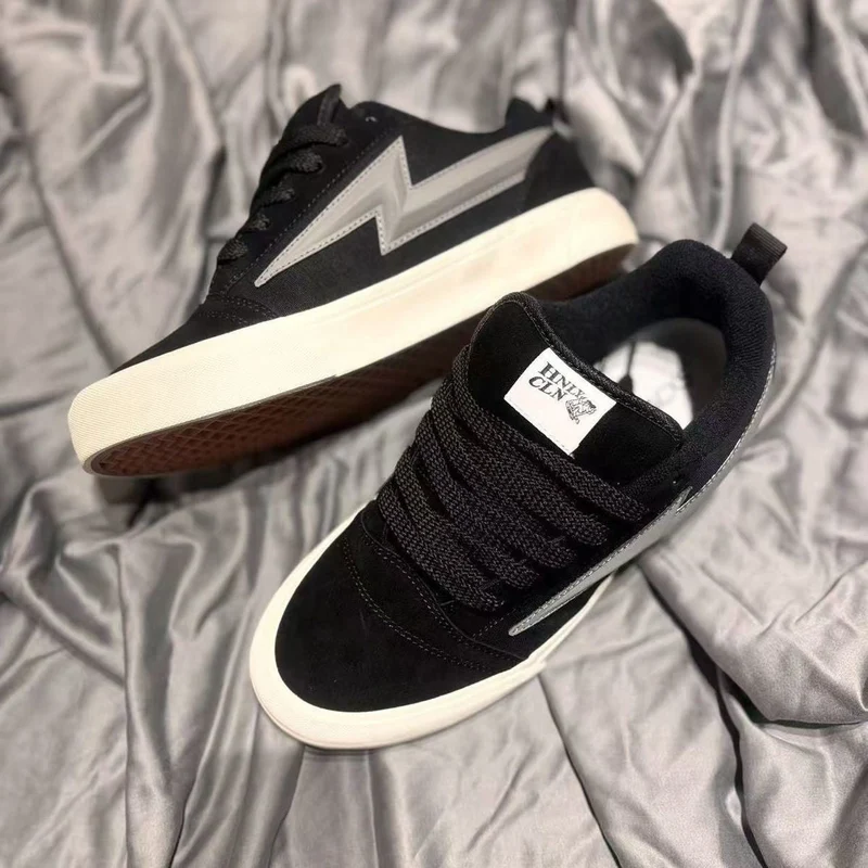 Damen Sportliche Sneakers mit dynamischem Blitzdesign