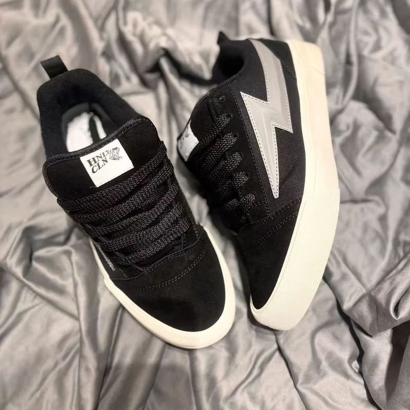 Damen Sportliche Sneakers mit dynamischem Blitzdesign