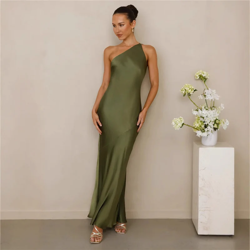 Damen Elegantes asymmetrisches Maxikleid mit feinem Satinfinish Nord Taschen