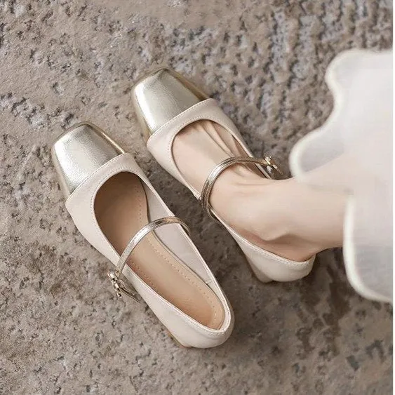 Damen elegante Ballerinas mit geschwungenem Riemen und glänzender Zehenkappe