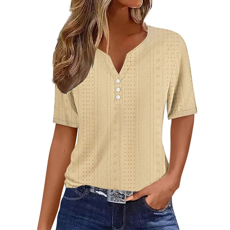 Damen Kurzarm Bluse mit Knopfdetails und feiner Lochmusterstruktur