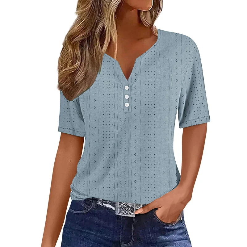 Damen Kurzarm Bluse mit Knopfdetails und feiner Lochmusterstruktur