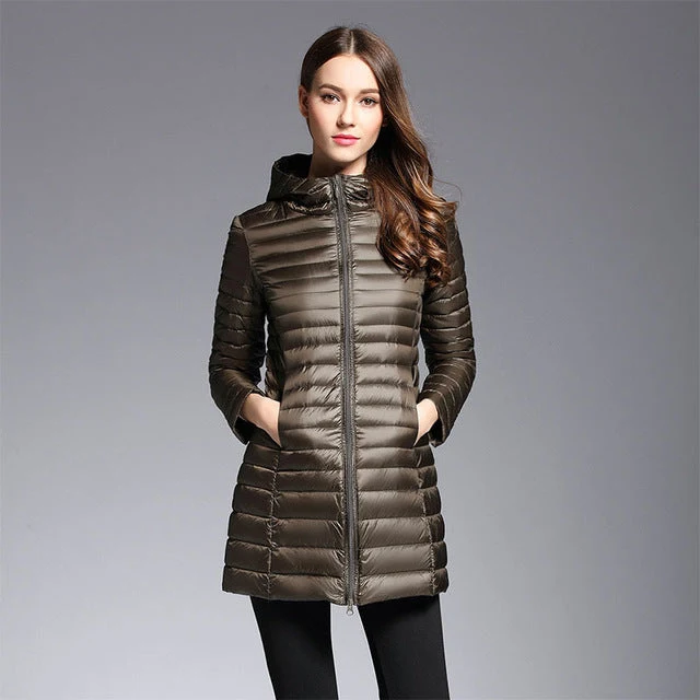 Lange Daunenjacke mit Kapuze "Praktische Leichtigkeit"