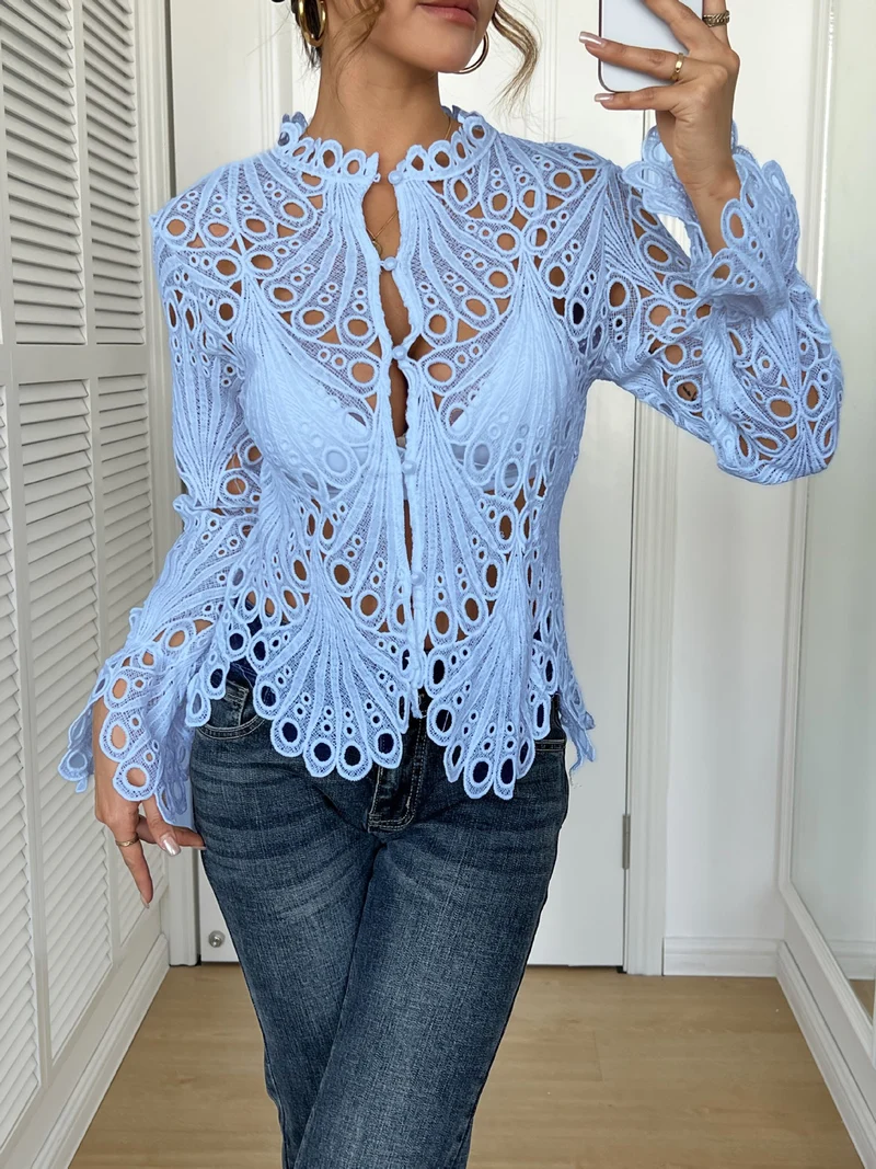 Damen Spitze Bluse mit eleganten Cut-Outs und figurschmeichelndem Design