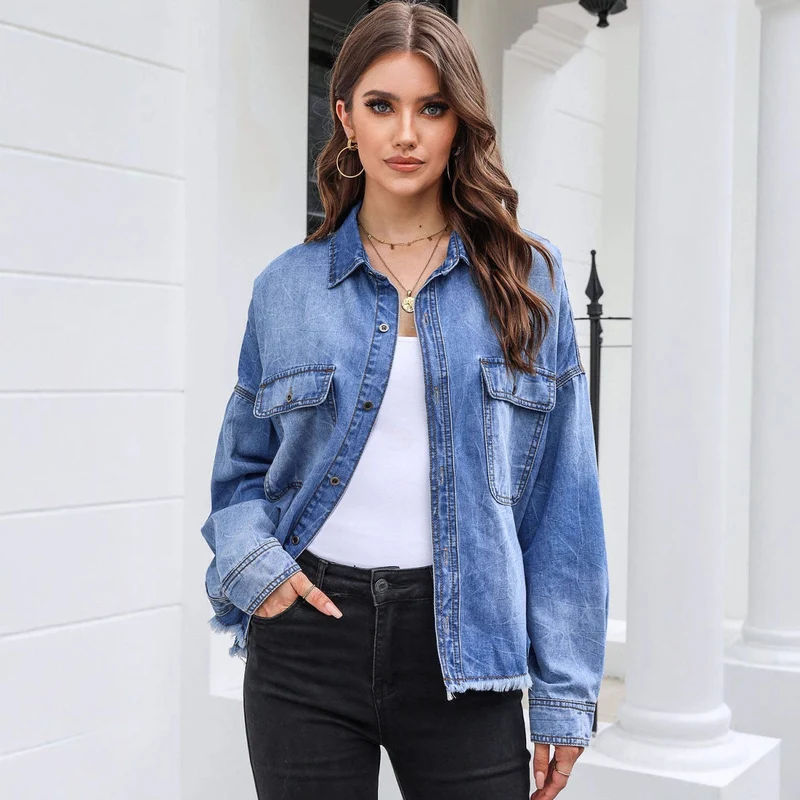 Damen Oversized Jeanshemd mit praktischen Brusttaschen und lässigem Schnitt