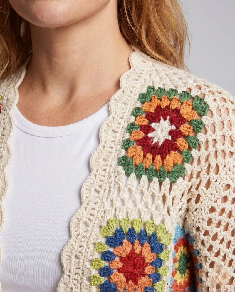 Damen Häkeljacke mit buntem Muster