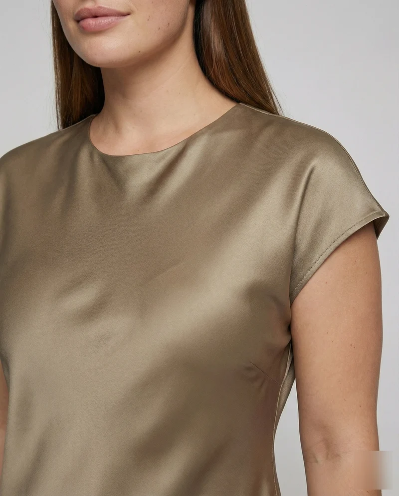 Damen nan schräg geschnittenes Satin-Maxikleid mit Cap-Ärmeln, Rundhalsausschnitt und rückseitigem Tropfenverschluss Nord Taschen