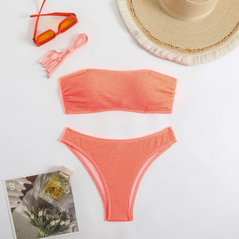 Damen Bandeau-Bikini mit hohem Beinausschnitt und strukturierter Textur