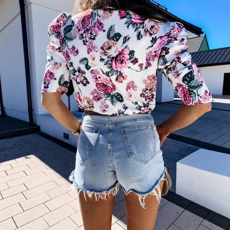 Damen Denim-Shorts mit fransigen Säumen Nord Taschen