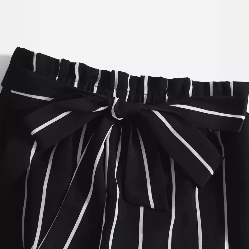 Damen gestreifte Freizeit-Shorts mit elastischem Bund und Bindegürtel