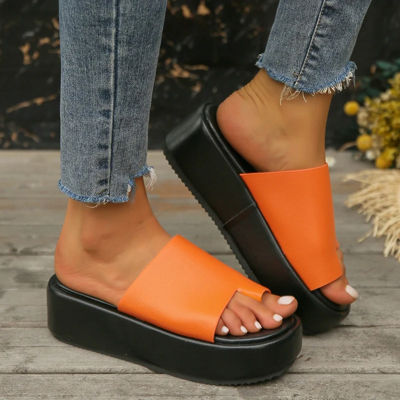 Damen moderne Plattform-Pantoletten mit offenem Zehenbereich und stylischem Design