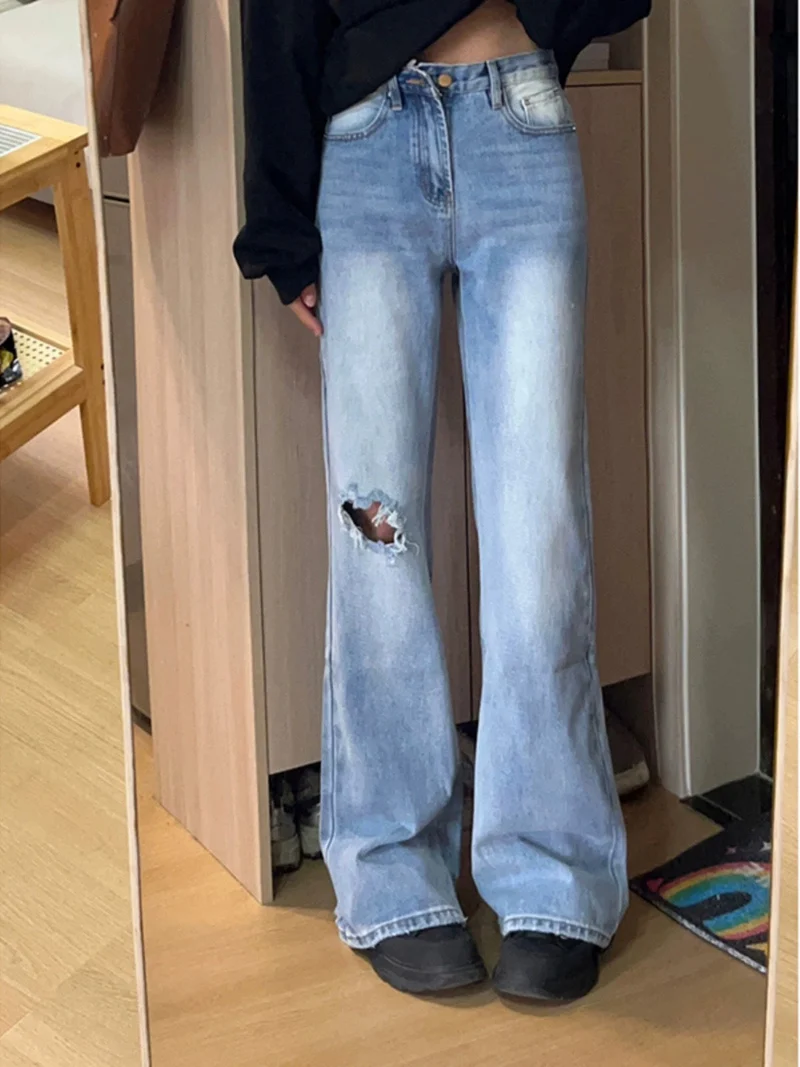 Damen Flared Jeans mit hohem Bund und modischen Rissdetails