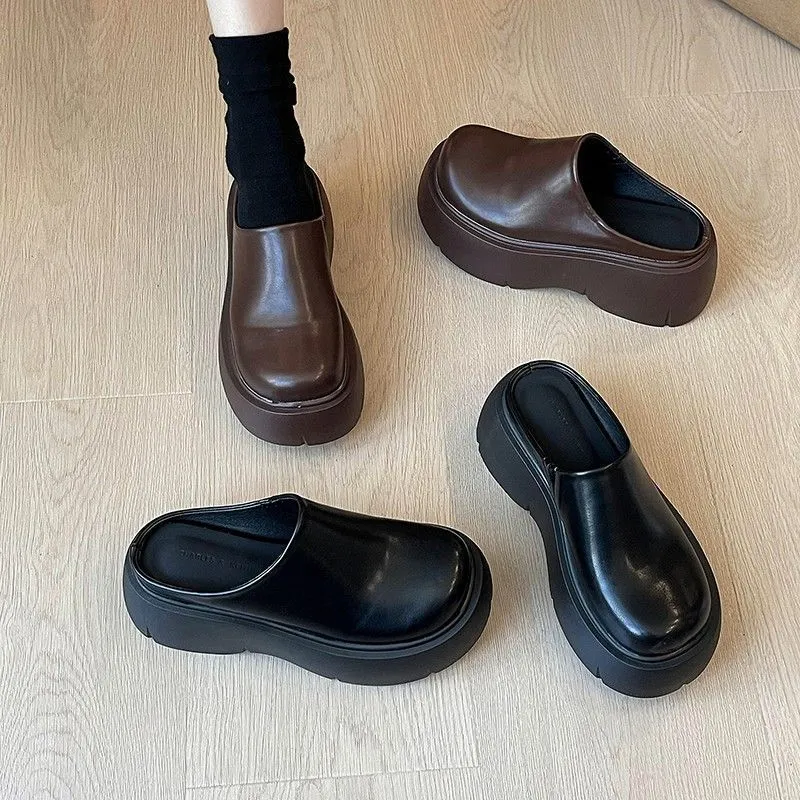 Damen Modische Clogs mit strukturierter Laufsohle und bequemem Einstieg Nord Taschen