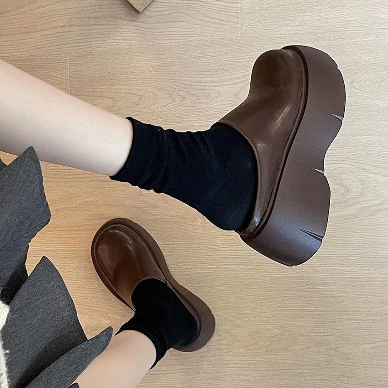 Damen Modische Clogs mit strukturierter Laufsohle und bequemem Einstieg Nord Taschen