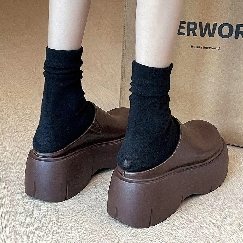 Damen Modische Clogs mit strukturierter Laufsohle und bequemem Einstieg Nord Taschen