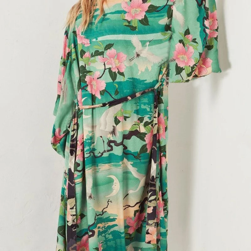 Damen eleganter Kimono mit floralem Design und weitem Schnitt Nord Taschen