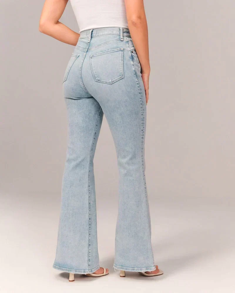 Bootcut Jeans mit Shaping-Effekt