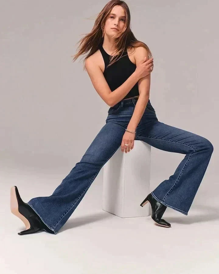 Bootcut Jeans mit Shaping-Effekt