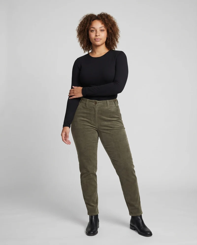 Damen Cordhose mit praktischen Taschen und knöpfbarem Detail Nord Taschen