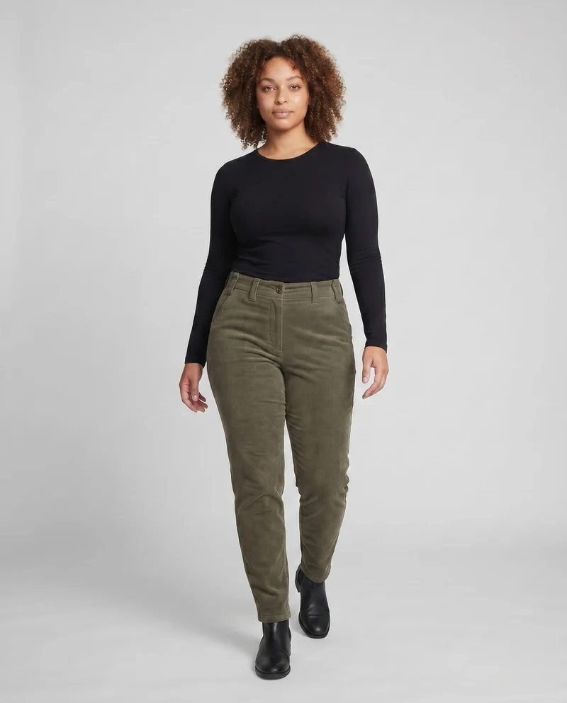 Damen Cordhose mit praktischen Taschen und knöpfbarem Detail Nord Taschen