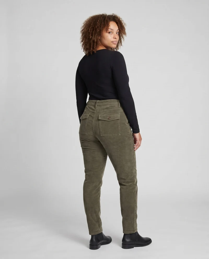 Damen Cordhose mit praktischen Taschen und knöpfbarem Detail Nord Taschen