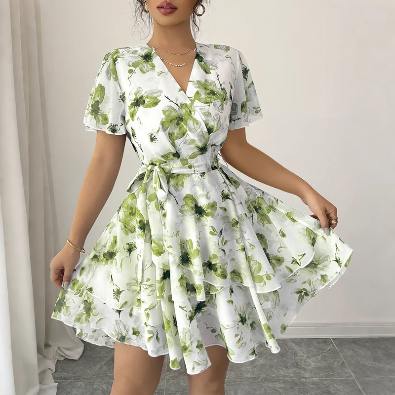 Damen Wickelkleid mit floralem Muster und schwingendem Rock