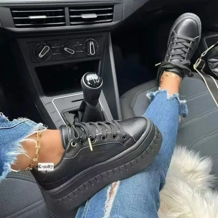Damen trendige Plateau Sneakers mit glänzender Oberfläche